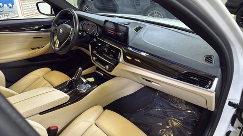 Used 2019 BMW 530e w/ Convenience Package image 20