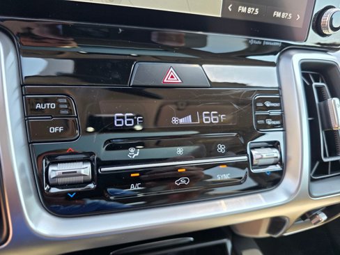 Used 2022 Kia Sorento S w/ Panoramic Sunroof Package image 21