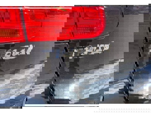 Used 2016 Volkswagen Tiguan S image 31