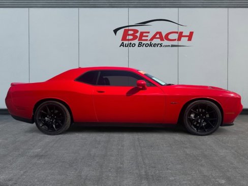 Used 2015 Dodge Challenger R/T Plus image 11