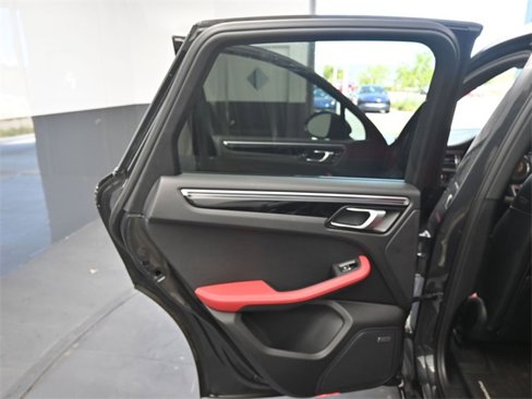 Certified 2021 Porsche Macan S image 21