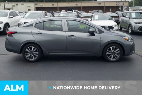 Used 2023 Nissan Versa SV image 5
