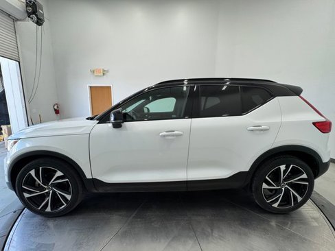 Used 2019 Volvo XC40 T5 R-Design image 14