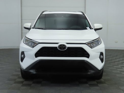 Used 2021 Toyota RAV4 XLE w/ Convenience Package image 2