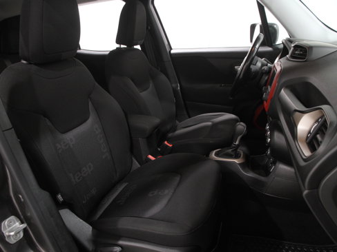 Used 2017 Jeep Renegade Latitude w/ Cold Weather Group image 16