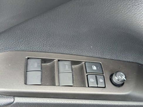 Used 2022 Toyota Camry SE image 18