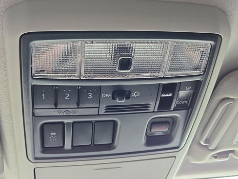 Used 2015 Toyota 4Runner Limited image 27