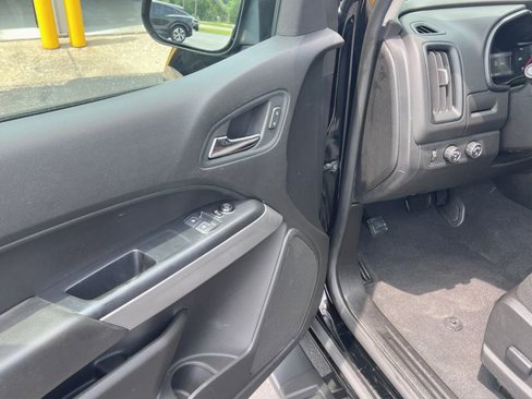 Used 2019 Chevrolet Colorado LT w/ LT Convenience Package image 22