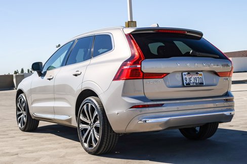 Used 2023 Volvo XC60 B5 Ultimate w/ Climate Package image 6