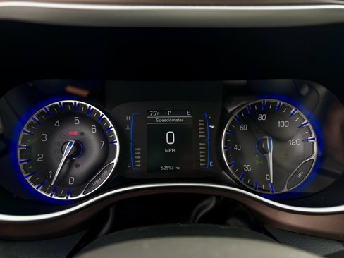 Used 2017 Chrysler Pacifica LX image 30