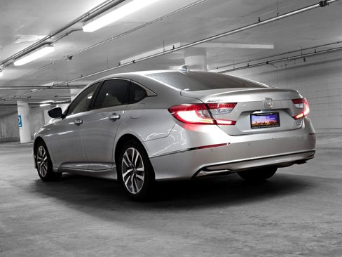 Certified 2018 Honda Accord Touring image 5