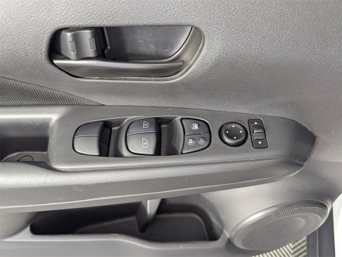 Used 2022 Nissan Kicks S image 18