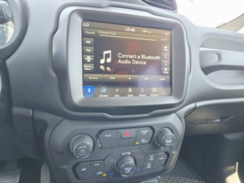Used 2023 Jeep Renegade Latitude image 26