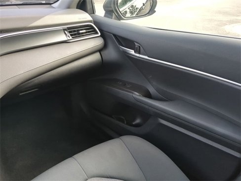Used 2024 Toyota Camry LE image 17