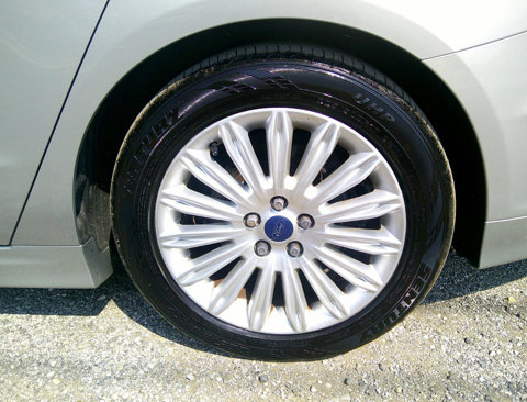 Used 2015 Ford Fusion SE image 15