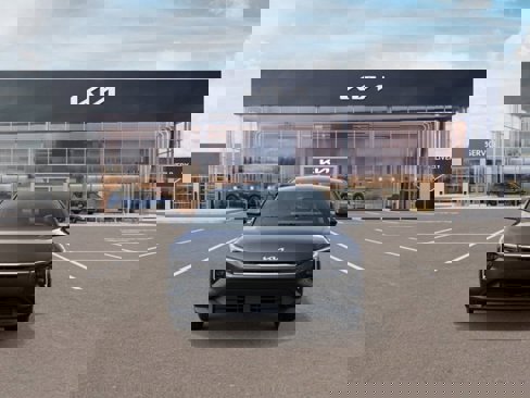 New 2025 Kia K4 LXS image 2