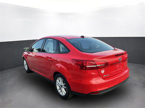 Used 2017 Ford Focus SE w/ Cold Weather Package image 4