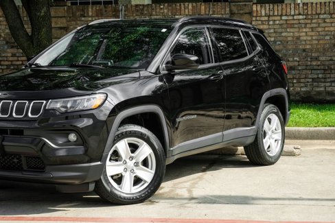 Used 2022 Jeep Compass Latitude image 13