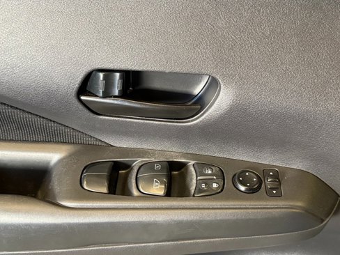 Used 2021 Nissan Kicks S image 17