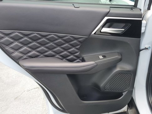 Used 2023 Mitsubishi Outlander SEL image 30