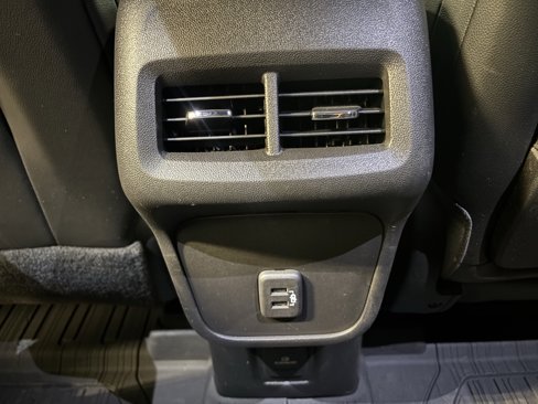 Used 2022 GMC Terrain SLT w/ Infotainment Package II image 9