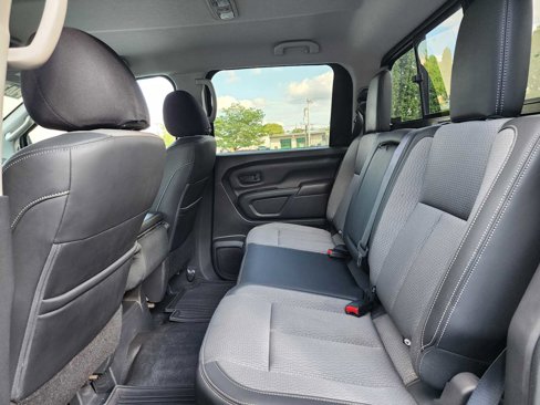 Used 2018 Nissan Titan S w/ S Utility Package image 8