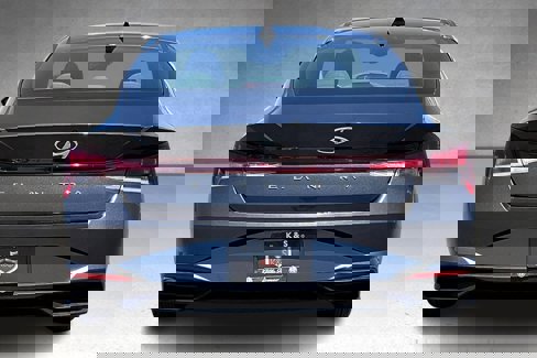 Used 2023 Hyundai Elantra SEL image 4