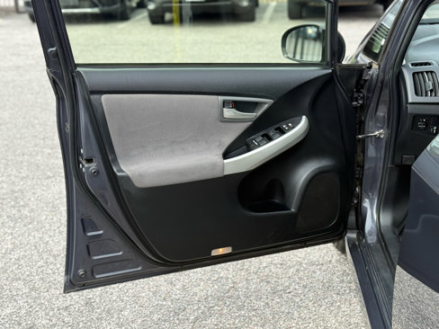 Used 2015 Toyota Prius Prime Advanced image 32