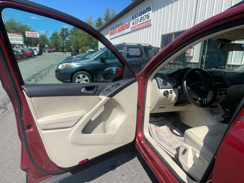 Used 2016 Volkswagen Tiguan S image 10