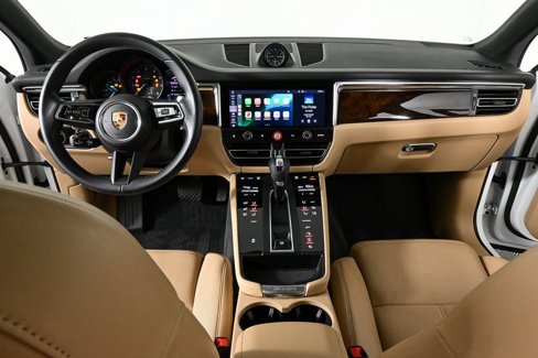 Certified 2022 Porsche Macan image 20