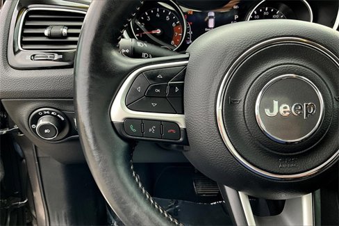 Used 2018 Jeep Compass Limited image 15