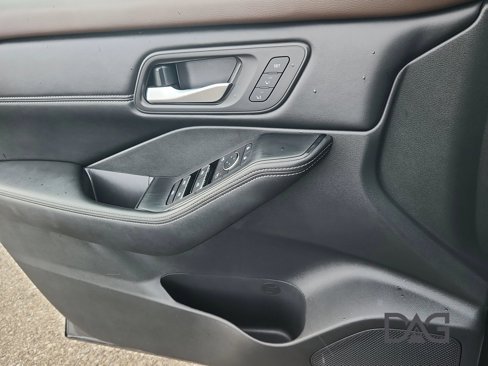 Used 2023 Nissan Rogue SL image 16