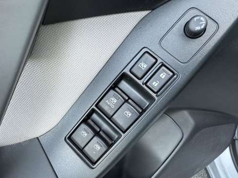 Used 2016 Subaru Forester 2.5i Premium image 12