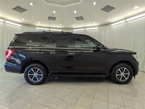 Used 2020 Ford Expedition XLT image 11
