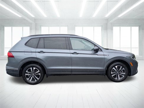 Used 2024 Volkswagen Tiguan S image 2