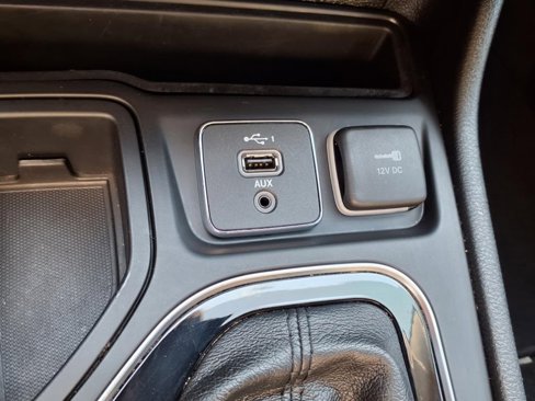 Used 2020 Jeep Cherokee Limited image 30