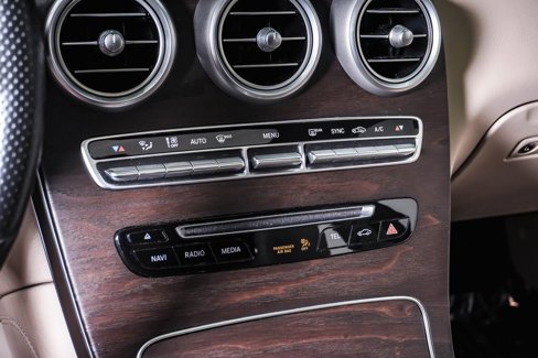Used 2018 Mercedes-Benz GLC 300 4MATIC image 23