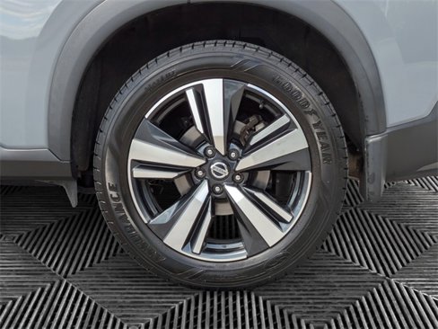 Used 2021 Nissan Rogue SL w/ Premium Package image 9