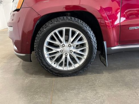 Used 2017 Jeep Grand Cherokee Summit image 19