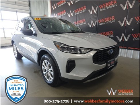 New 2025 Ford Escape Active image 1