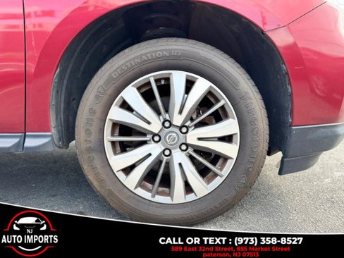 Used 2017 Nissan Pathfinder SV image 42