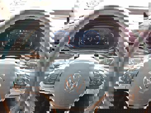 Certified 2022 Volkswagen Taos SEL w/ Panoramic Sunroof Package image 20
