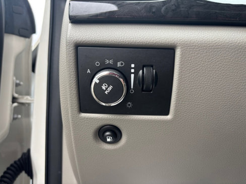 Used 2011 Jeep Grand Cherokee Laredo image 15