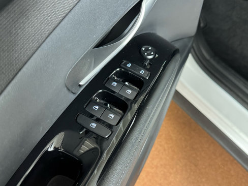 Used 2022 Hyundai Santa Cruz Limited image 17