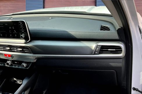 Used 2021 Kia Telluride LX image 16