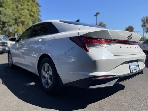 Used 2022 Hyundai Elantra SE image 7