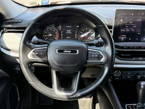 Used 2022 Jeep Compass Latitude image 40