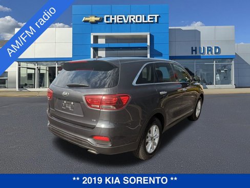 Used 2019 Kia Sorento LX image 4
