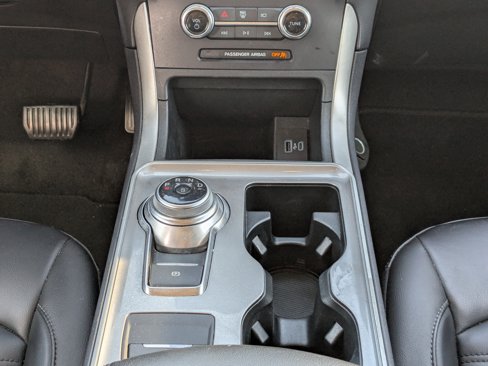 Used 2024 Ford Edge SEL image 20