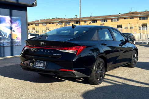 Used 2023 Hyundai Elantra Blue image 5